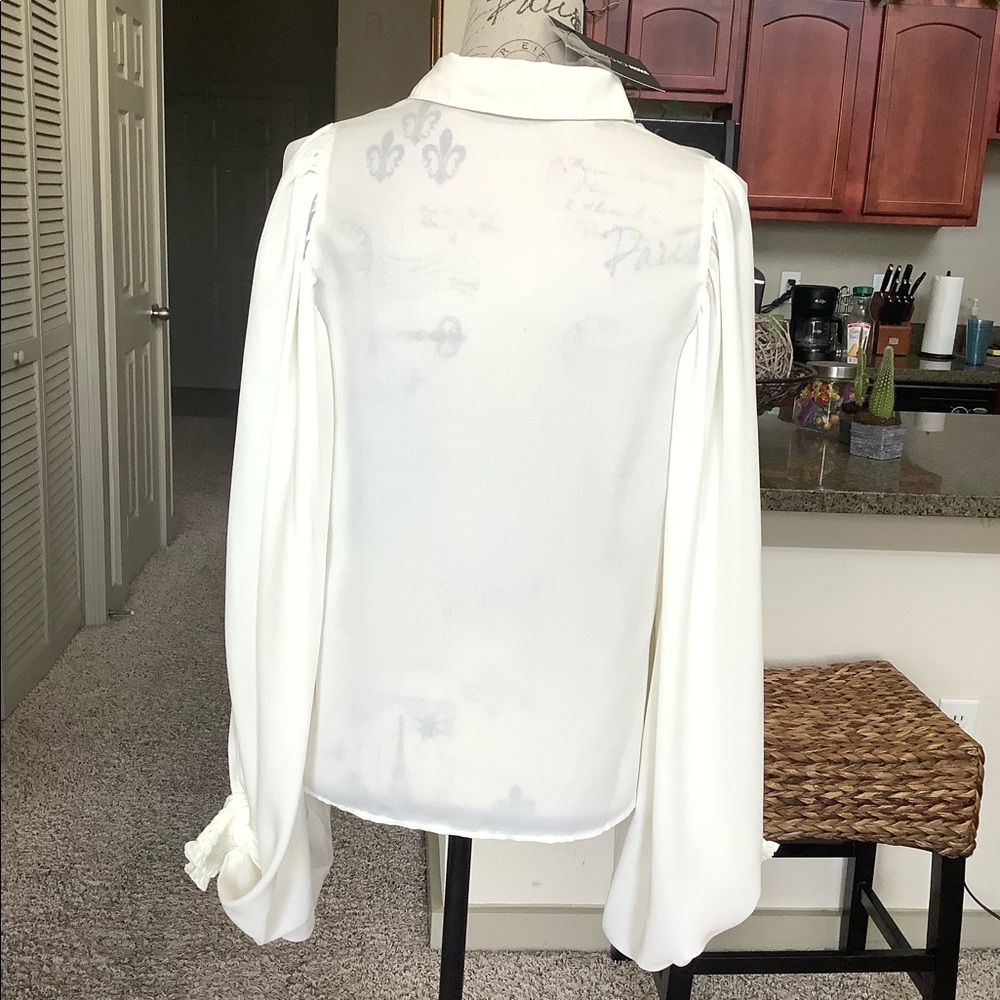 💎 Dramatic Sleeve Blouse 💎 - Picture 4 of 11